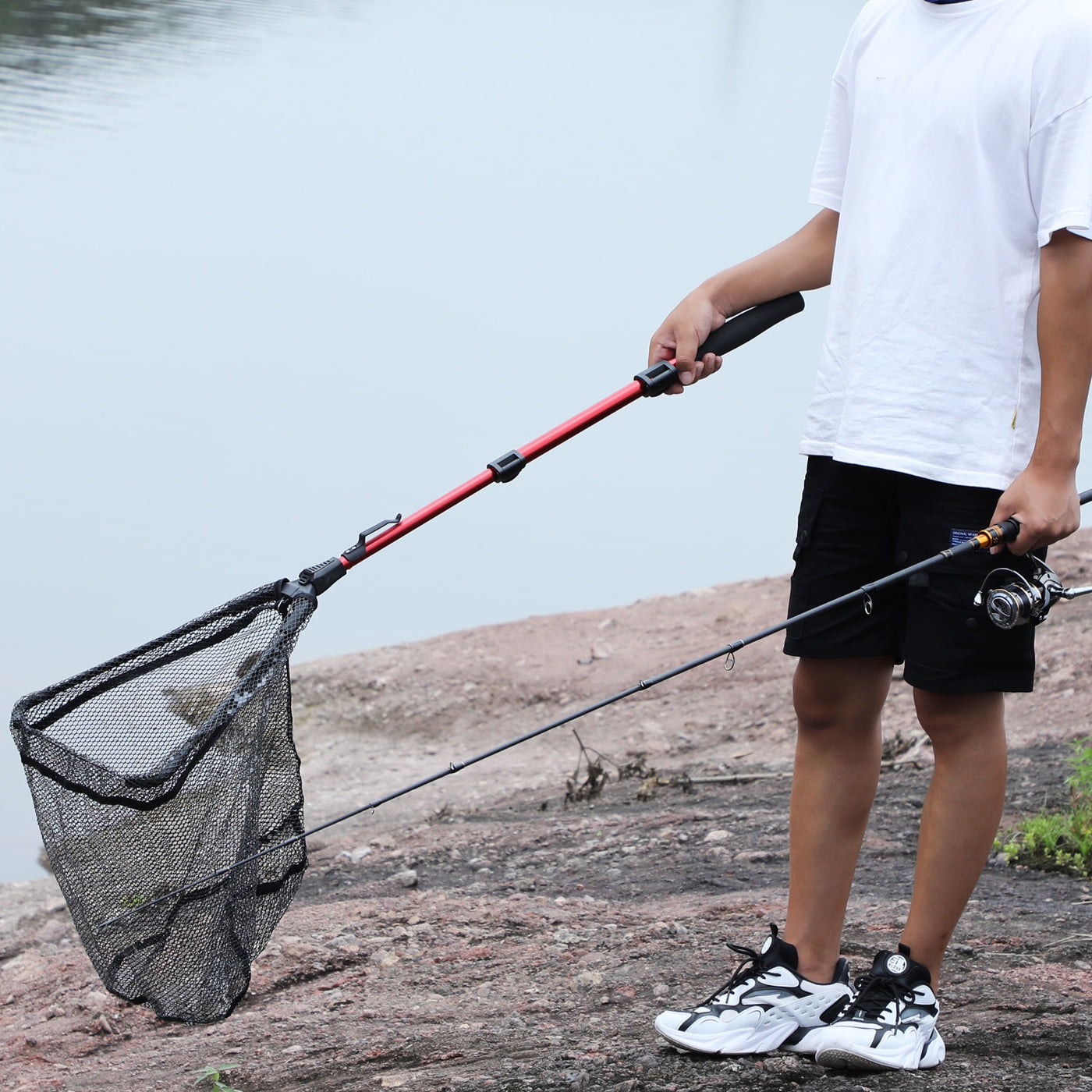 FISHING SCOOP
70/95/112cm Retractable Fishing Net